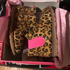 Size 11 carter’s toddler leopard print booties